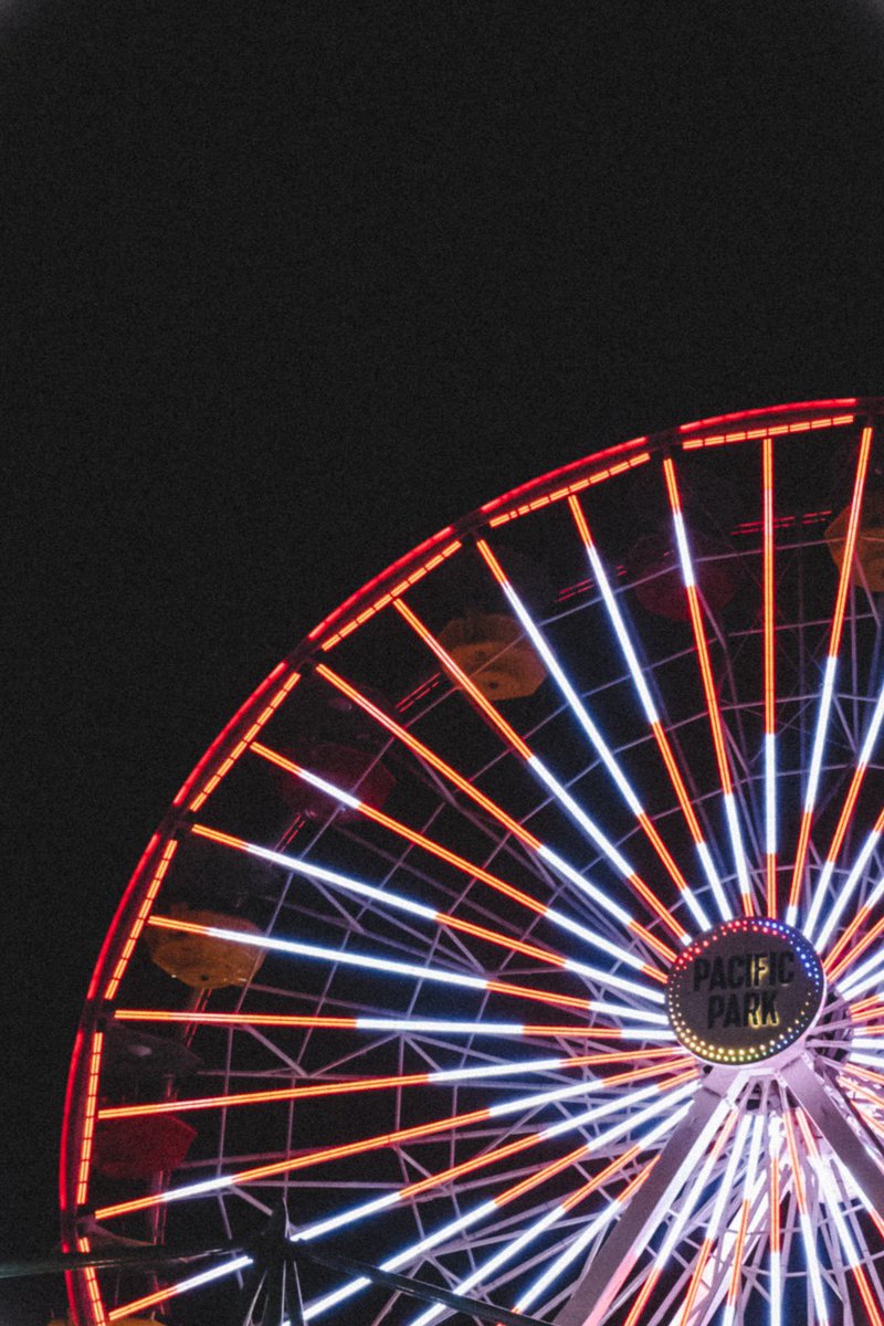 MarinaMuzsi's tweet image. Cuando los turistas se marchan (y se queda mirando otra turista) 

#santamonicapier #LosÁngeles #California #FujiXpro2 #fujixseries