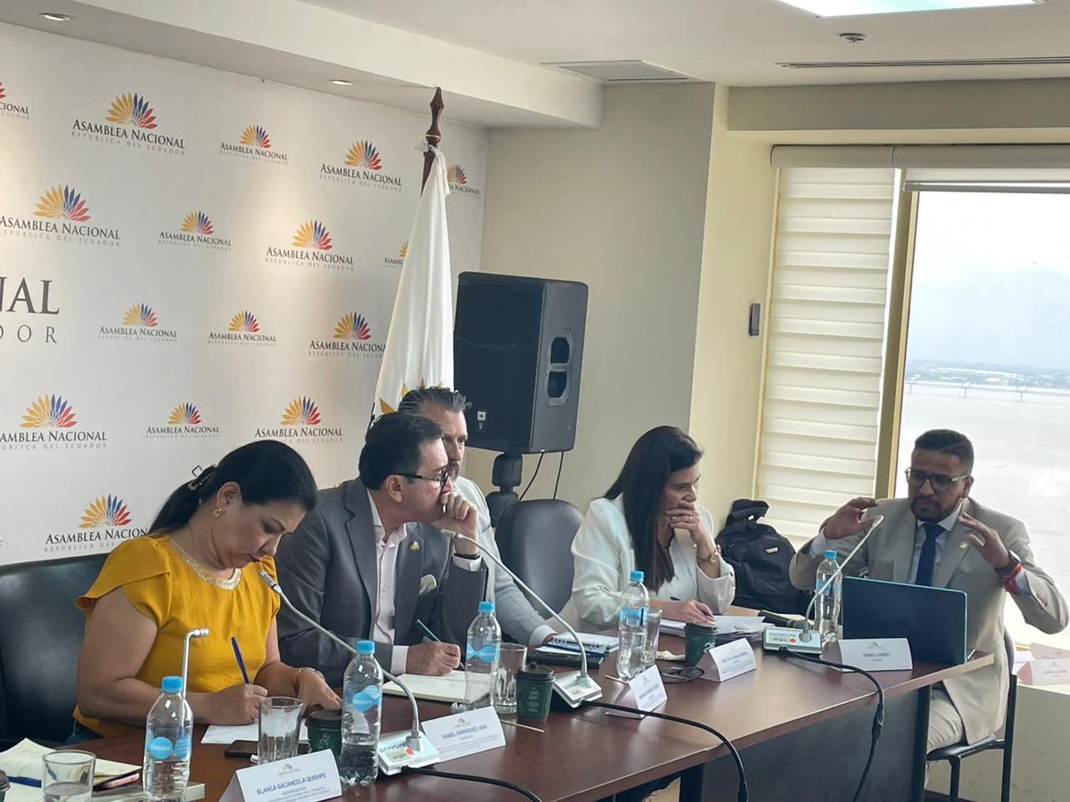 CANGuayas's tweet photo. La @AsambleaNacional, a través de @P_CiudadanaAN y la @CANGuayas realizó la Socialización del Proyecto de Reforma Parcial a la Constitución de la República. Como Ponente Principal Mgs. Isabel María Enrriquez Jaya. 
#DelDiálogoALosHechos https://t.co/M9IOL7psY5
