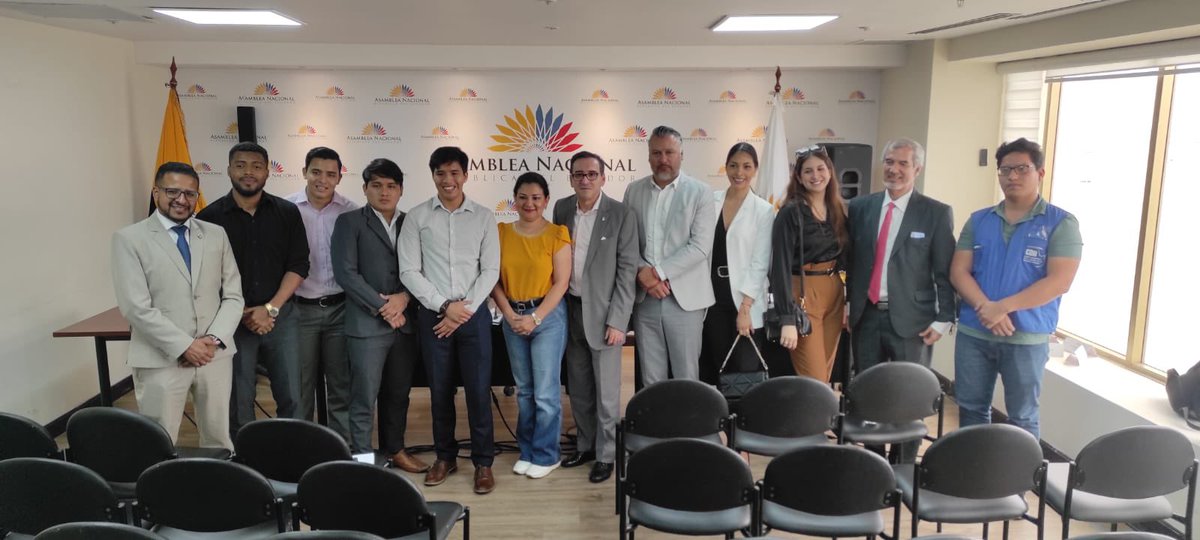 CANGuayas's tweet photo. La @AsambleaNacional, a través de @P_CiudadanaAN y la @CANGuayas realizó la Socialización del Proyecto de Reforma Parcial a la Constitución de la República. Como Ponente Principal Mgs. Isabel María Enrriquez Jaya. 
#DelDiálogoALosHechos https://t.co/M9IOL7psY5