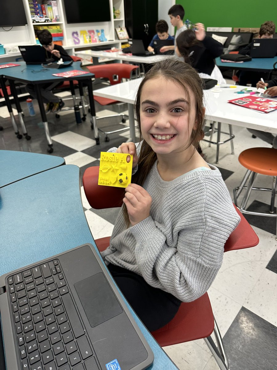 Tinkercad on Twitter "RT AngelaAbend Rockin' those 3DPrinting