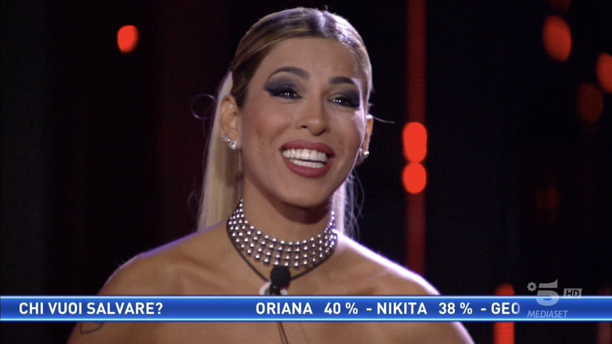 trashastrale's tweet photo. LEI È LA PREFERITA! ADOROOOOOOOO #GFVIP https://t.co/sVOWz5iVwU