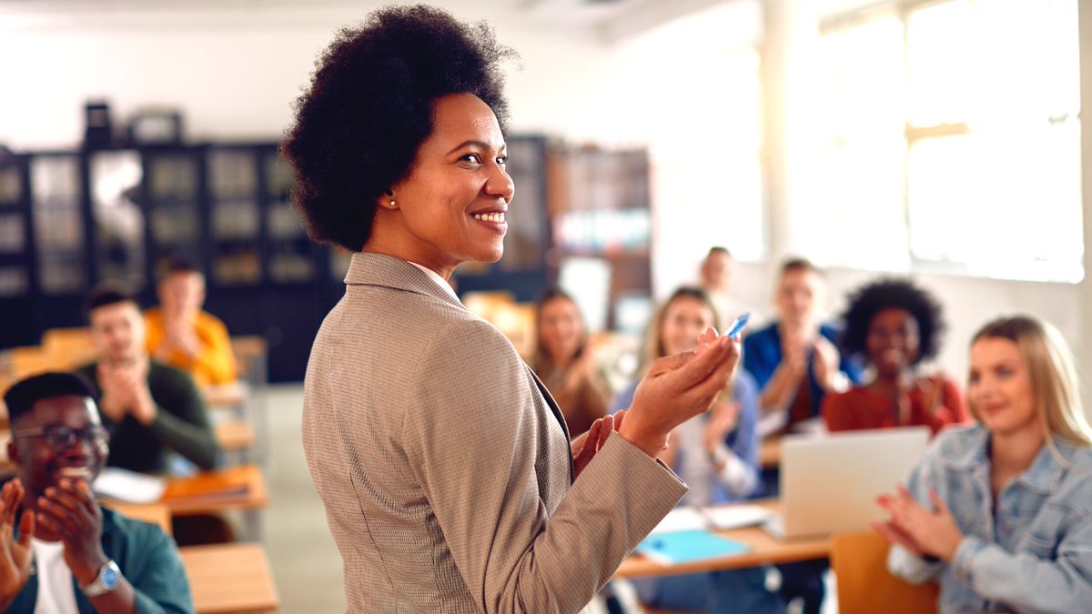 EveryLearnerNet's tweet photo. “You have what is considered good #pedagogy. And then you have #equityoriented pedagogy, when in fact, good pedagogy is equity oriented." - @AirealeJoi
Learn what it would mean to #centerequity when we select #courseware or design for #activelearning: https://t.co/UK0o5LacEW https://t.co/Azy43KYsPF