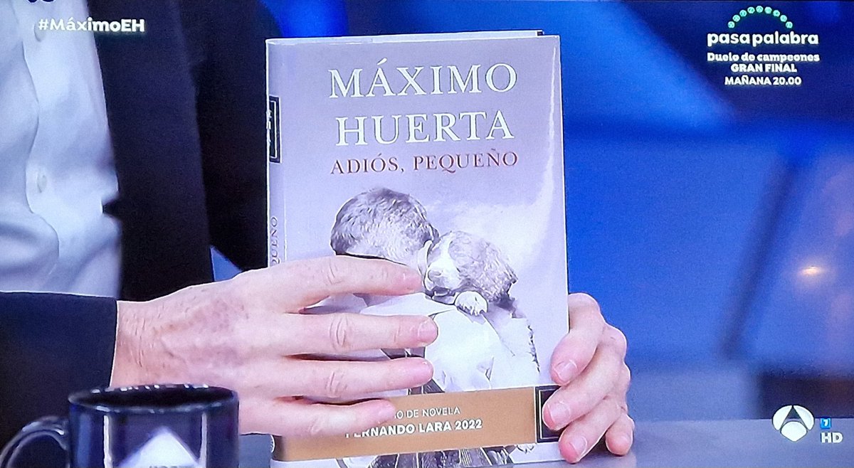 maximohuerta's tweet photo. Esta noche, #LaLibreríaDeDoñaLeo, #AdiósPequeño y yo hemos pasado por @El_Hormiguero 📺 #MáximoEH https://t.co/W9knvWFAUH