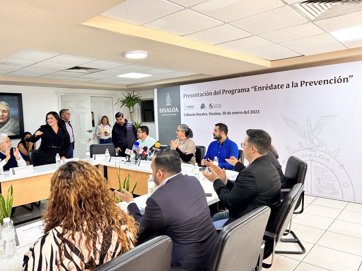 Cómo Presidenta de la Comisión de Salud y Asistencia Social, asistí al lanzamiento del programa “Enrédate a la Prevención”, donde SEPYC en colaboración con @SaludSinaloa , unen esfuerzos con el objetivo de detectar factores de riesgo y prevenir el consumo de drogas.💪🏻💜