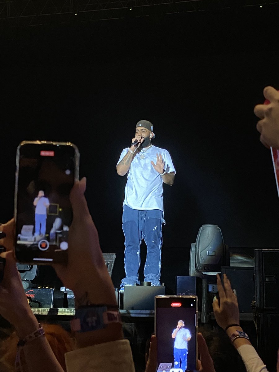 vean que linda esta foto que le tomé a eladio <3