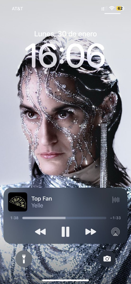 DJPabloMoreno's tweet photo. Je suis un Top Fan déjà? @yelle https://t.co/38bUvoNAVG