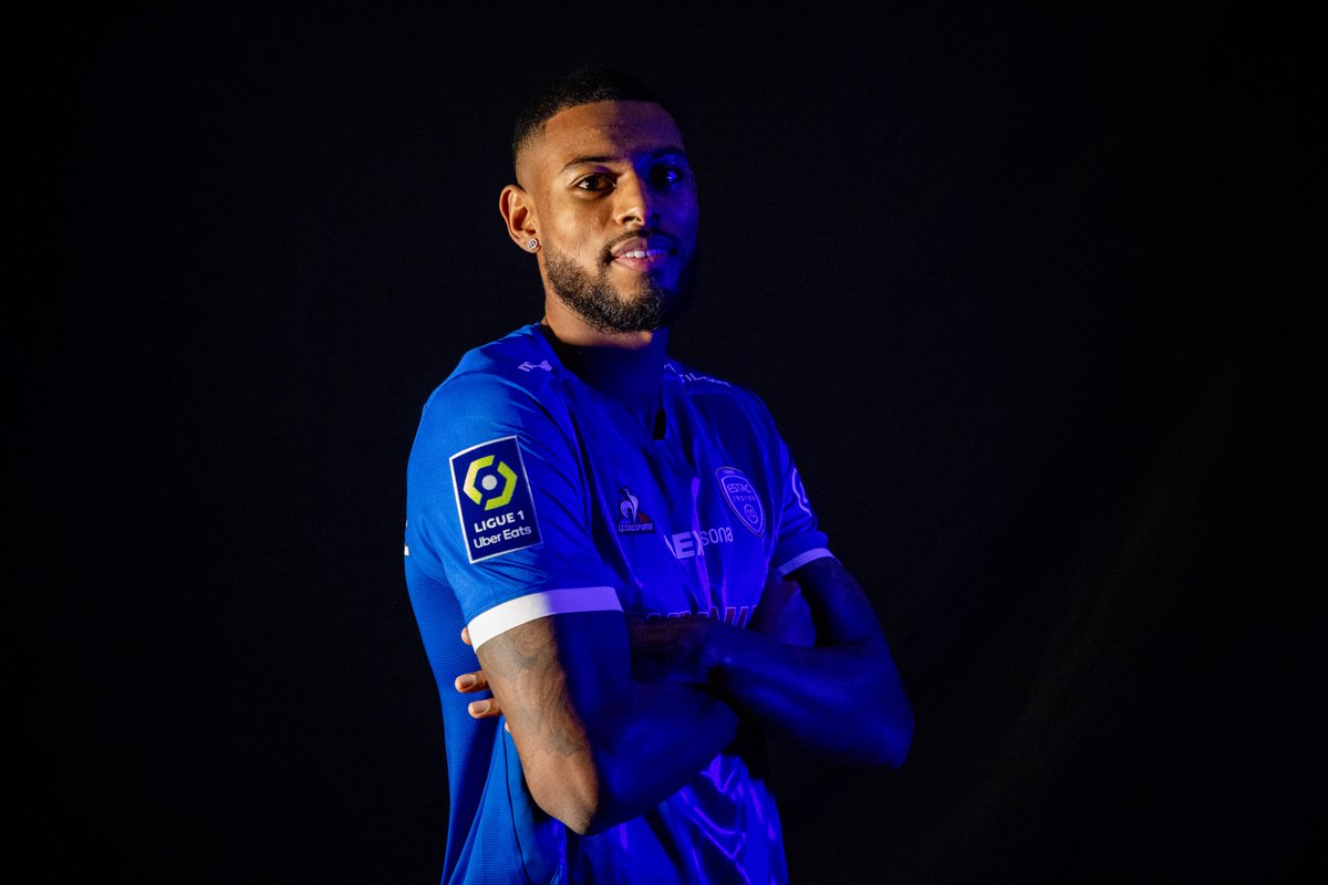 estac_officiel's tweet photo. 𝗝𝗥𝗔 dans la maison ! 🏟

#TeamESTAC 🔵⚪️ https://t.co/2LuRSZlJC8