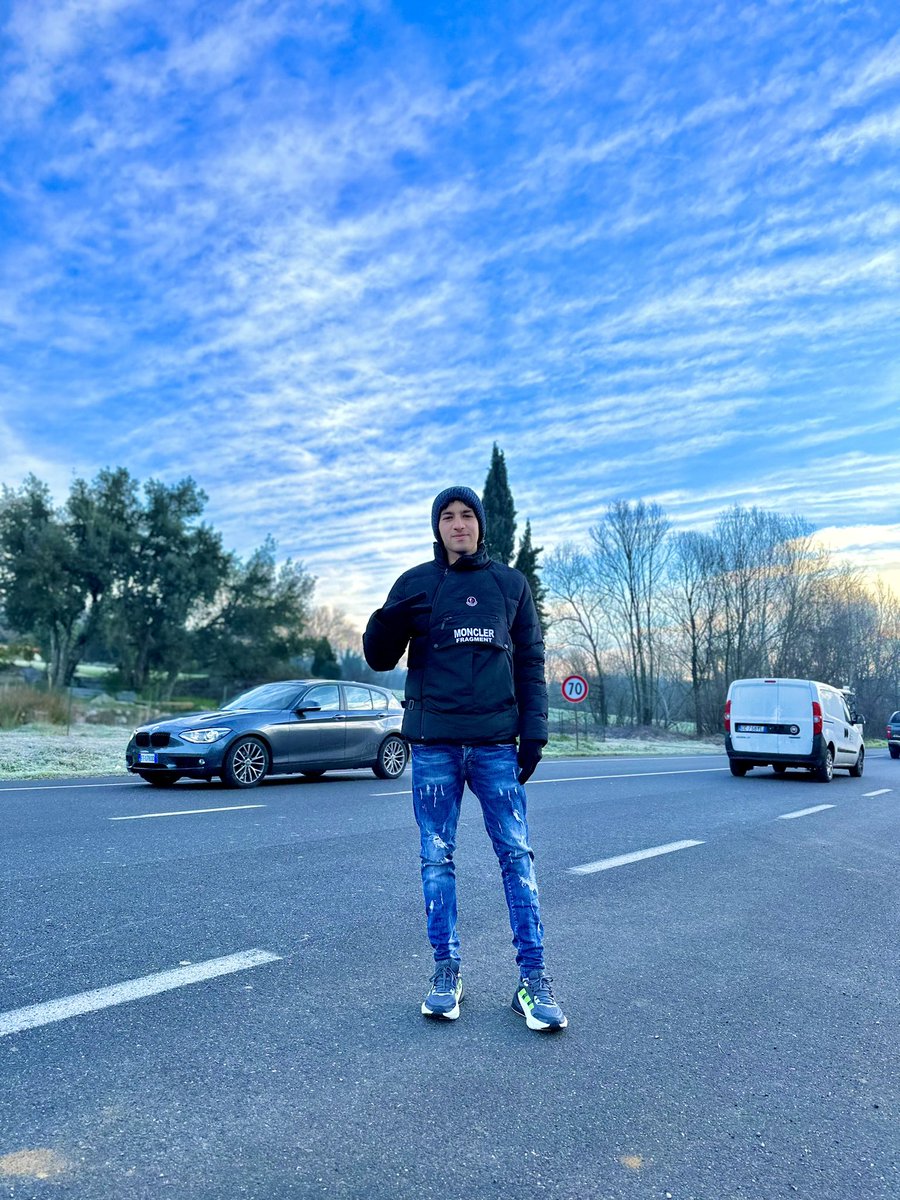 Muhamed_hassan2's tweet photo. Forget the past,,and start a new live❄️🤙 https://t.co/94naO5Ks4x