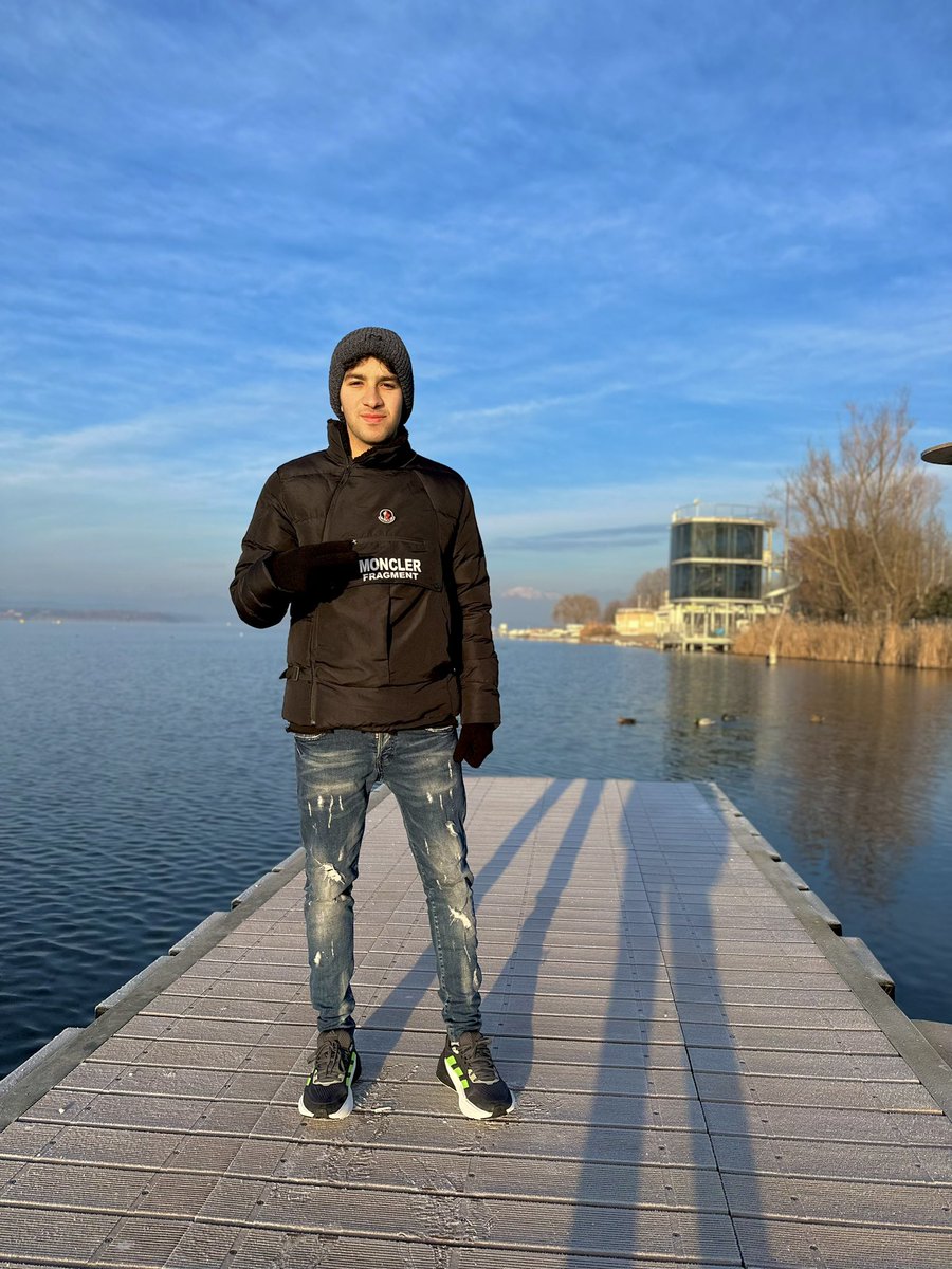 Muhamed_hassan2's tweet photo. Forget the past,,and start a new live❄️🤙 https://t.co/94naO5Ks4x
