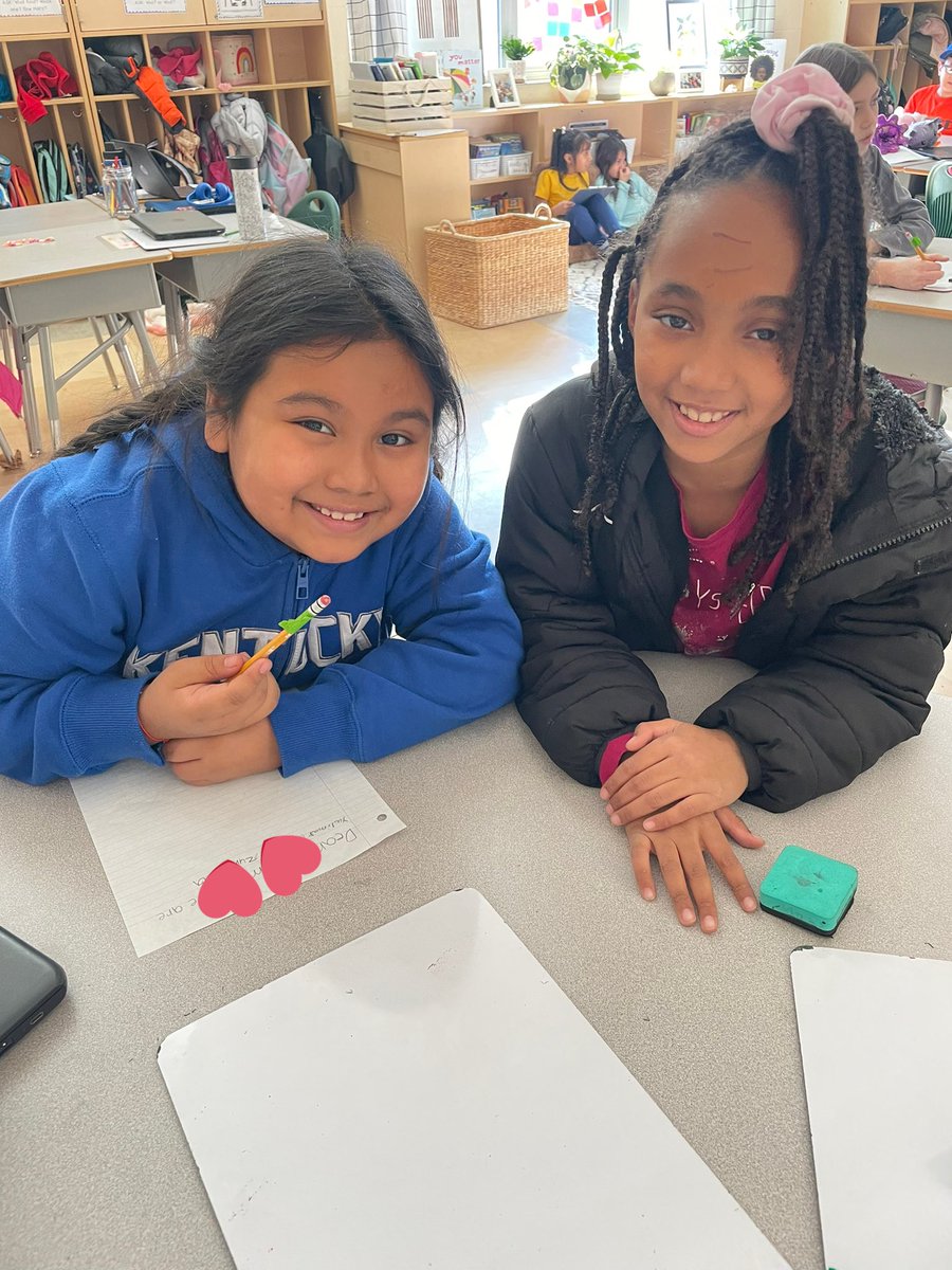 Mrs_Scanlon1's tweet photo. I have a class full of excited 3rd graders—eager to hear from their new 4th grade friends. Few things are more fun than PEN PALS with @Ms_KThompson at Newby Elementary in Indianapolis. Thankful for @ButlerCOE for fostering educator friendships! https://t.co/fXXZIO7vWz