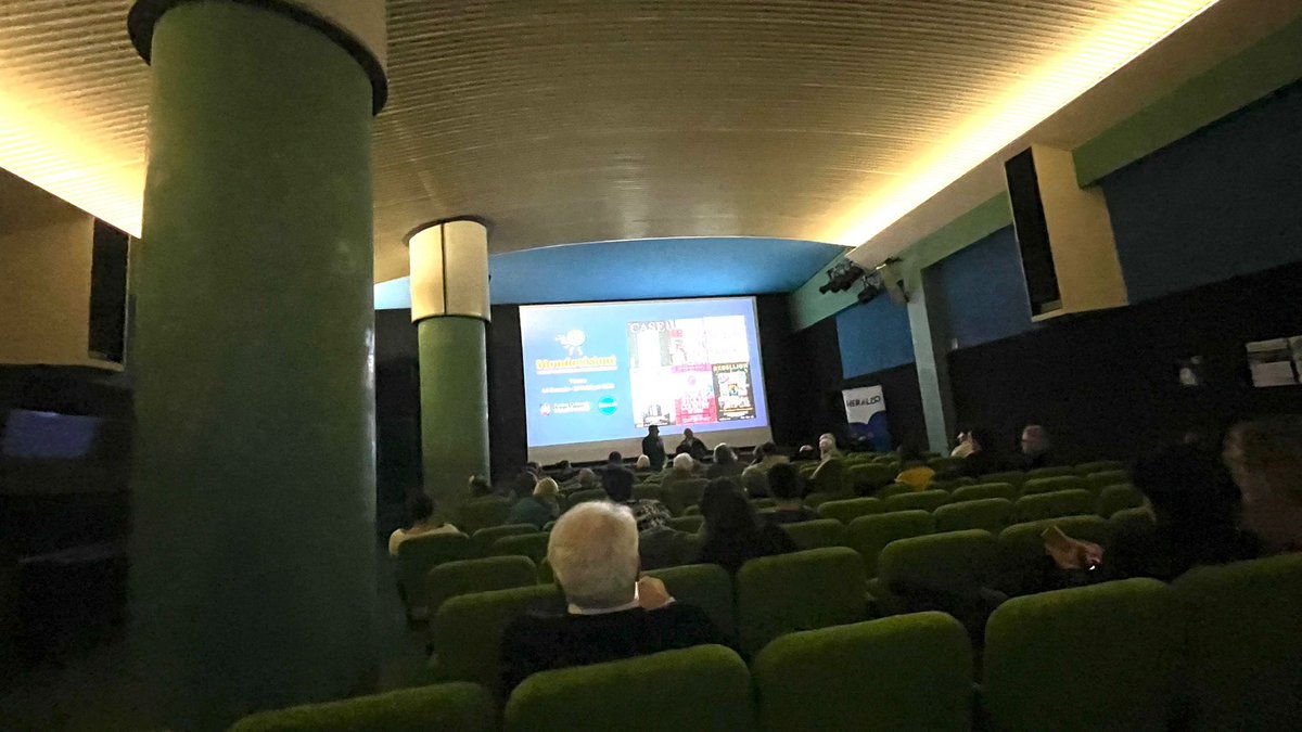 Heraldoverona's tweet photo. Giorgio Vincenzi @vin_giorgio e Riccardo Milano, fondatore di Banca Etica a #Mondovisioni commentano il docufilm “Robin Bank” il #documentario su Enric Duran, attivista no global che denunciato il sistema bancario mondiale e raggirato quello spagnolo. #capitalismo @bancaetica https://t.co/ltGwpu1ZAj