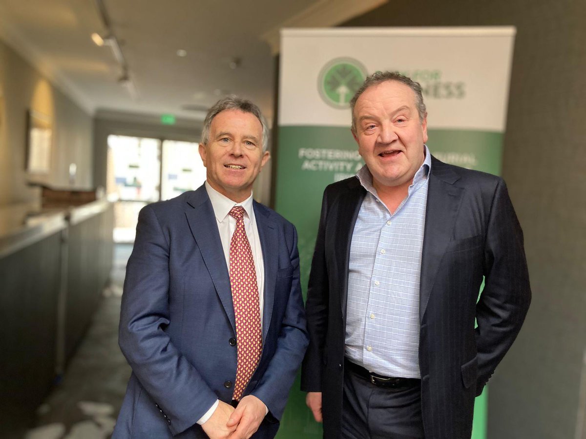 GlobalIrish's tweet photo. @SeanFlemingTD with Seamus Reilly, one of the #backforbusiness programmes Lead Entrepreneurs who volunteers his expertise, experience and time https://t.co/ujcQmmRuTJ