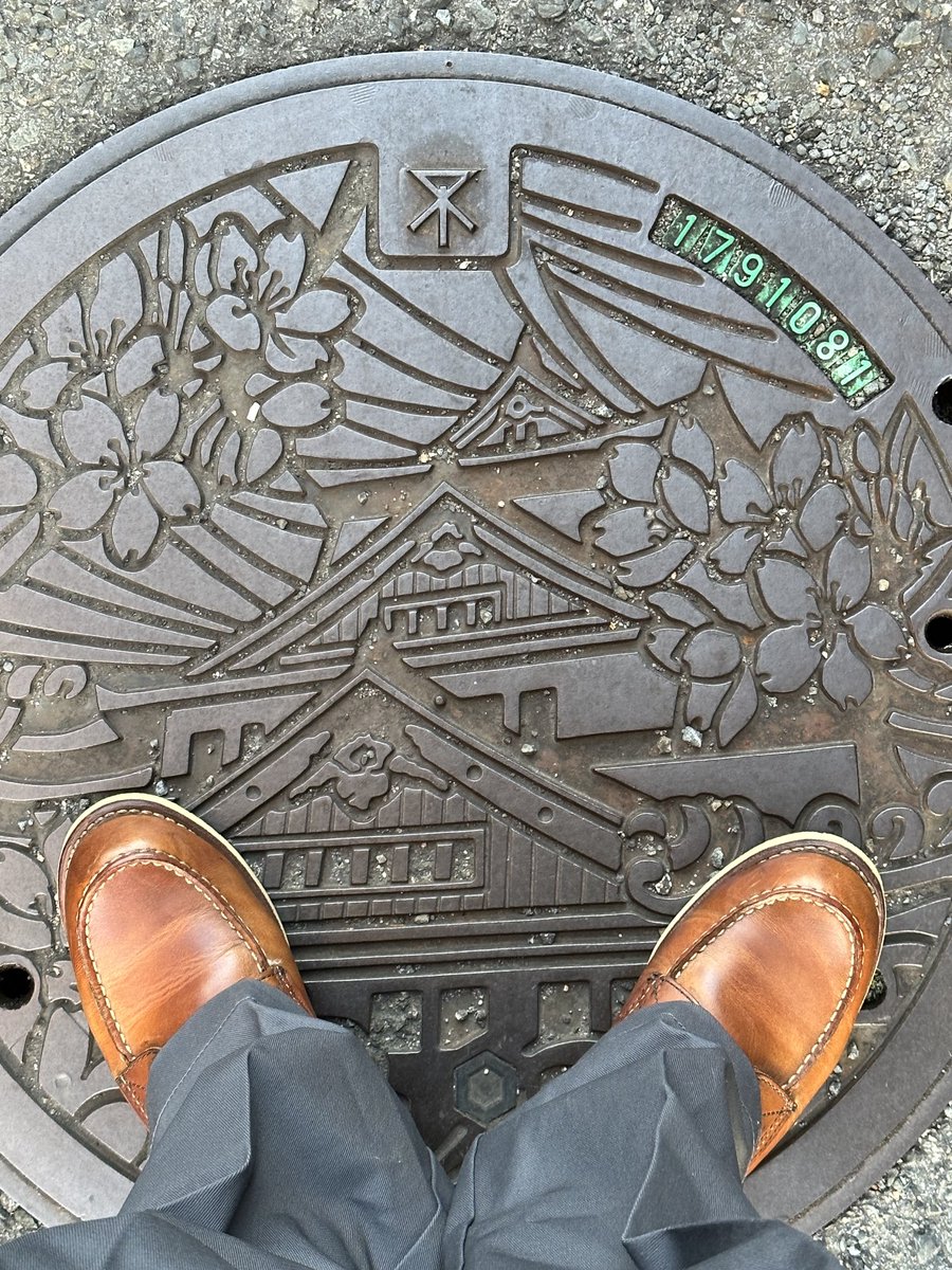 3710hero's tweet photo. まちゃおさん&皆さん、おチャオうございます(*´▽`)ノノ
今日のラッキーアクション「立ち止まる」
今日のブーツ立ち止まって撮ってたら、バスが🚌💨行ってしまいました(笑)
今日は、長いので行って来ます。
#まちゃお765
#redwing
#RW877
#Dickies874 https://t.co/xKZkFMgN0n