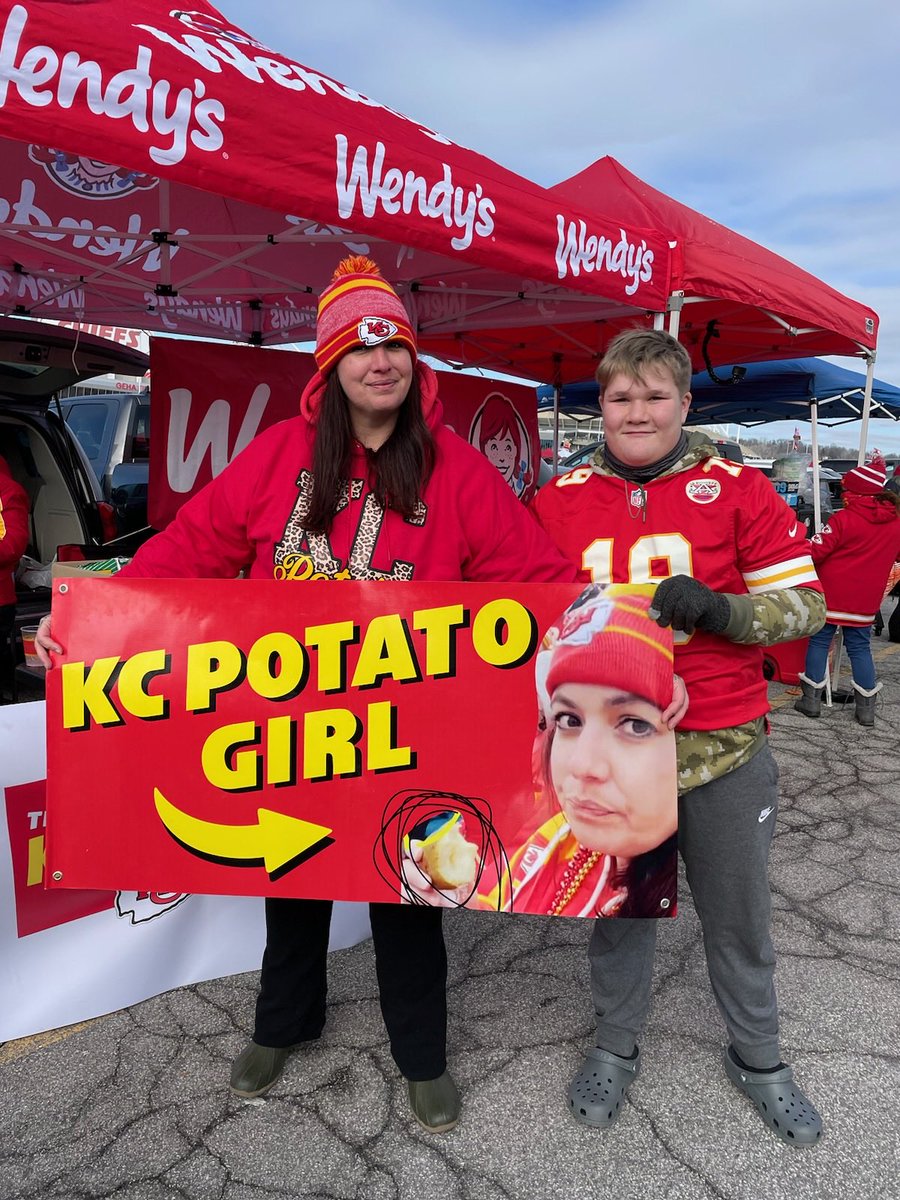 bemadd33's tweet photo. #kcpotatogirl #hyvee #wendys #chiefskingdom #tailgate https://t.co/RZudpFJ4BR