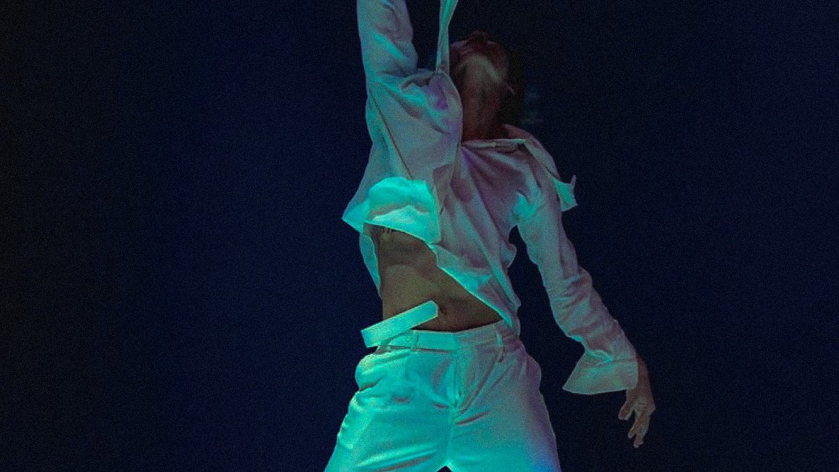 librafolders's tweet image. ‘i need you’ performance, 2019. ♡