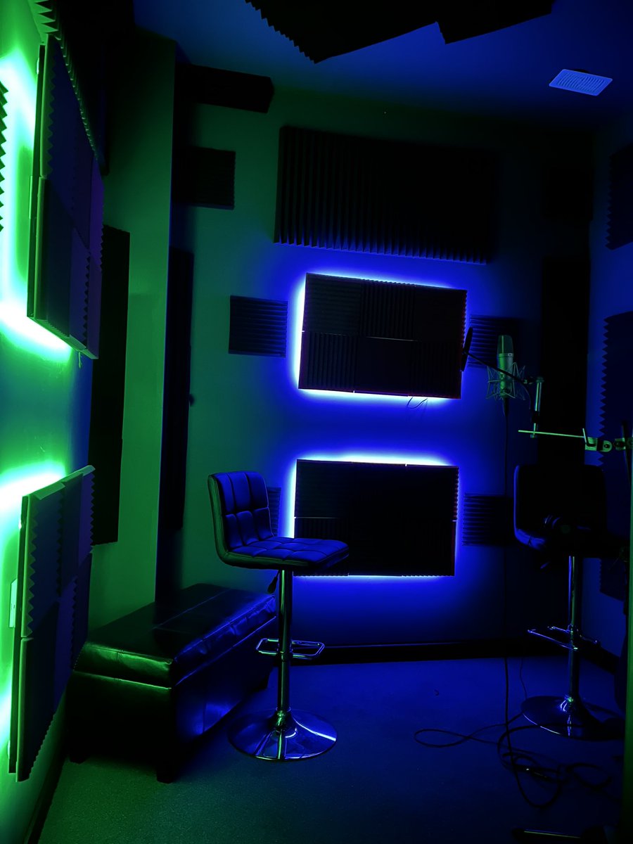 NewNuEnt's tweet photo. It’s vibe over here! https://t.co/3w3FgcGvgJ