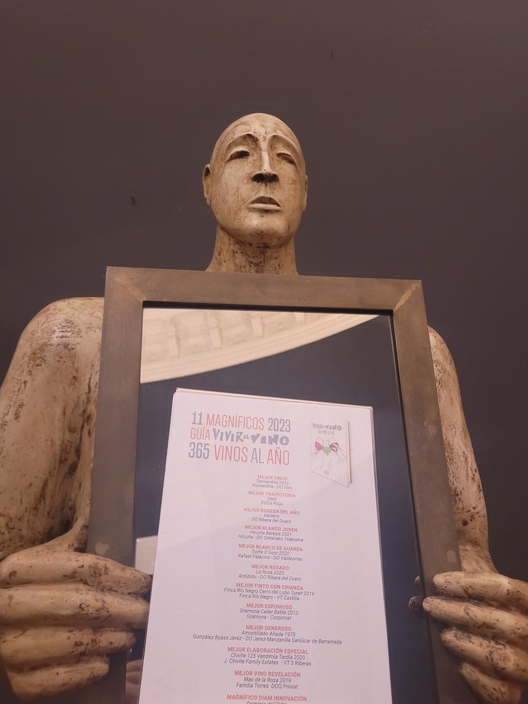 rodolfoprimar's tweet photo. Enhorabuena a todos los premiados por @vivirelvino_ en su gala entrega de los #11magnificos
Grandes #vinos con grandes profesionales detrás
#Termanthia #Valderiz #Izadi #Hirutza #Sorte #Antidoto @Gramona1881 #Chivite @fincarionegro @familiatorres @gonzalezbyass @dominiodelpidio https://t.co/koOoqaLNch