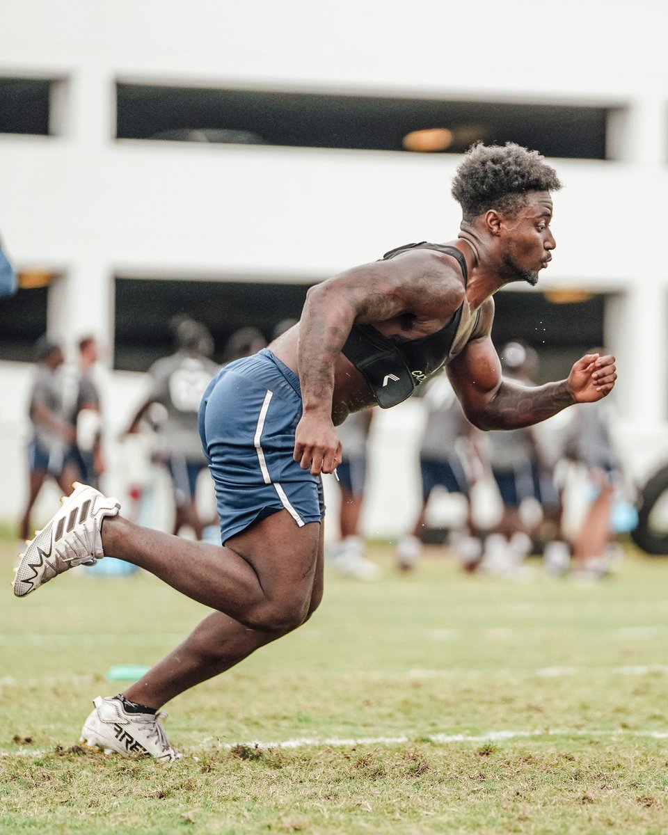 FAUFootball's tweet image. Another day, another opportunity.💪🏾 

#WinningInParadise
#Plus2