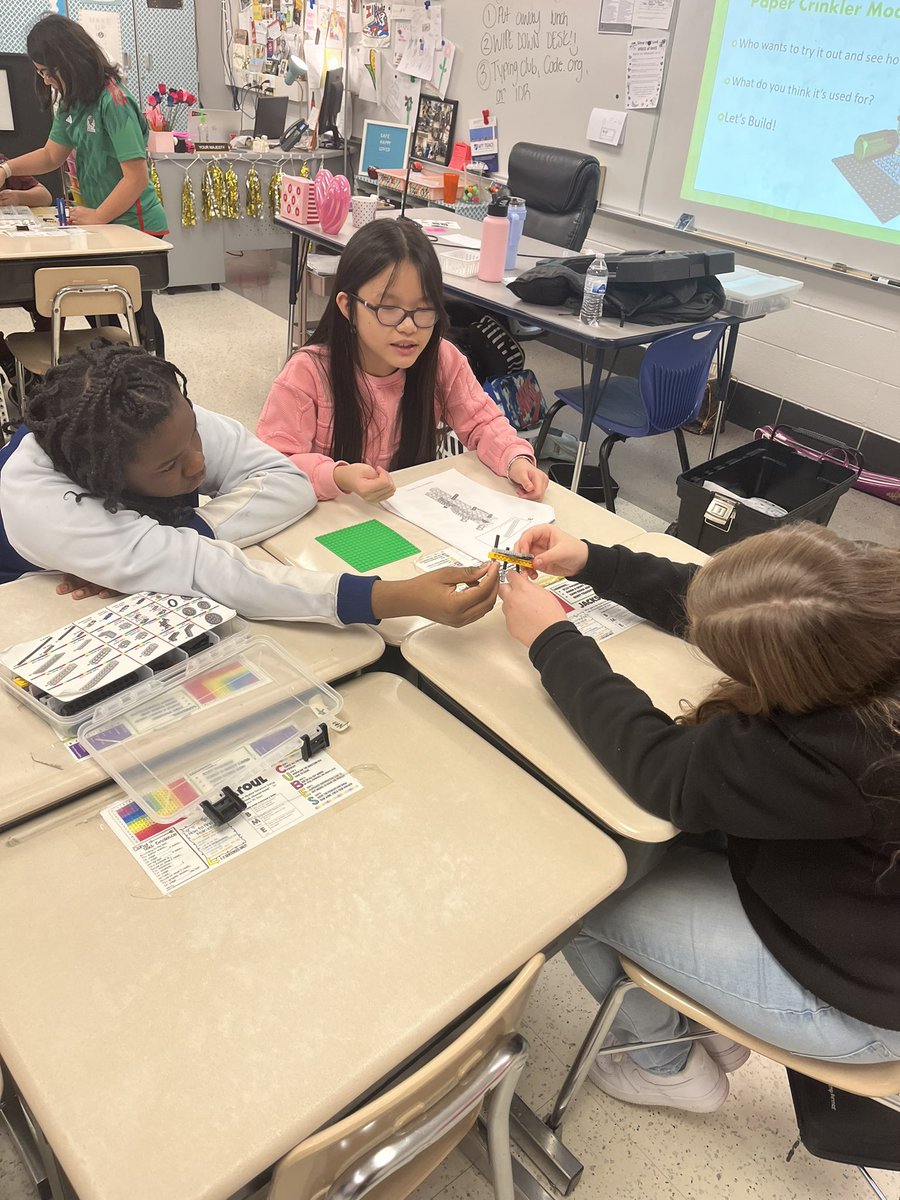 msnocallaghan's tweet photo. We had a BLAST making paper crunchers with our friends from Bricks4Kidz today! The 5th graders and I learned about a lot about how gears work, the importance of reading directions, and working as a team!! #weare126 https://t.co/LEWX8OhuAF