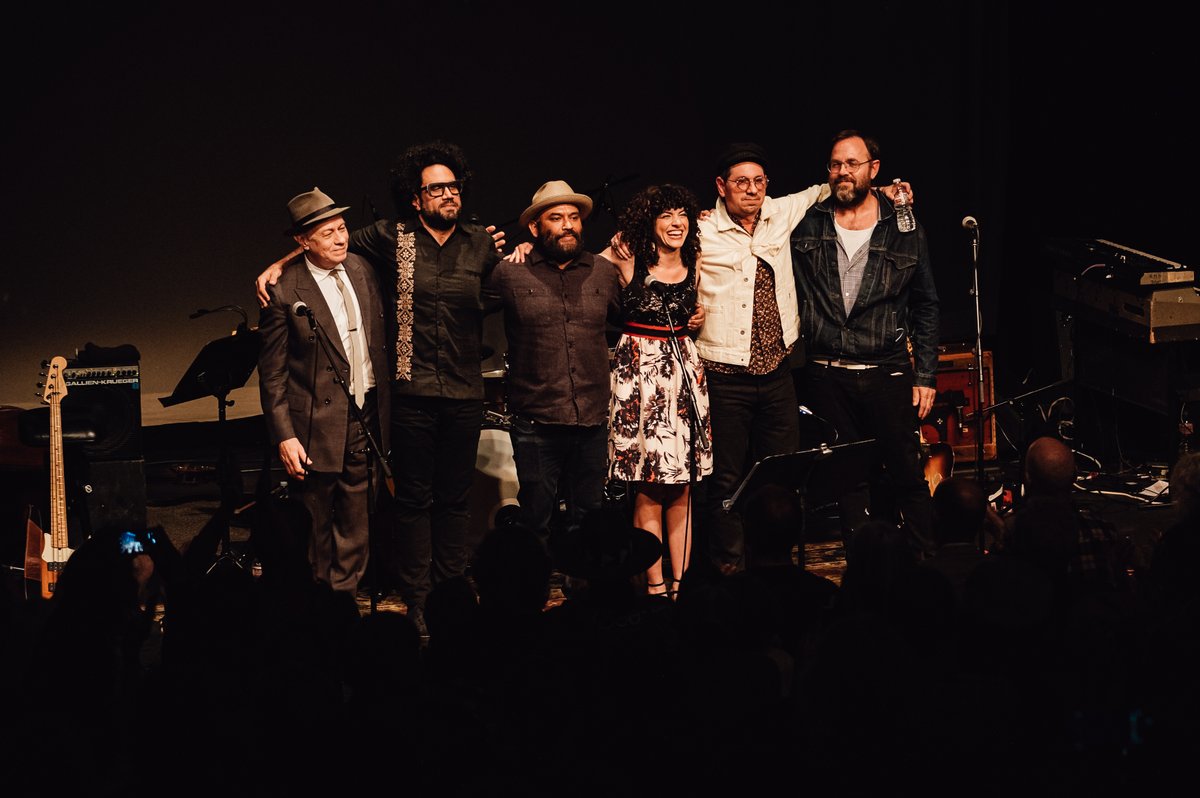 Our Paramount Access to the Arts program and Austin Artists Project brought 200 students from Ann Richards school to experience the magic of <a href="/carriemusictx/">Carrie Rodriguez</a>'s Laboratorio last night with special guests <a href="/adrianmquesada/">Adrian Quesada</a> and @mexstep 🤩

📸: @rachelparkerpix