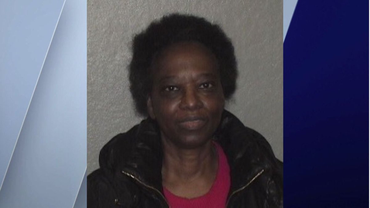 MyStateline's tweet photo. Illinois school worker charged with stealing $1.5M worth of chicken wings from district https://t.co/Xek19ViBA2 https://t.co/b4wD9FVnqW