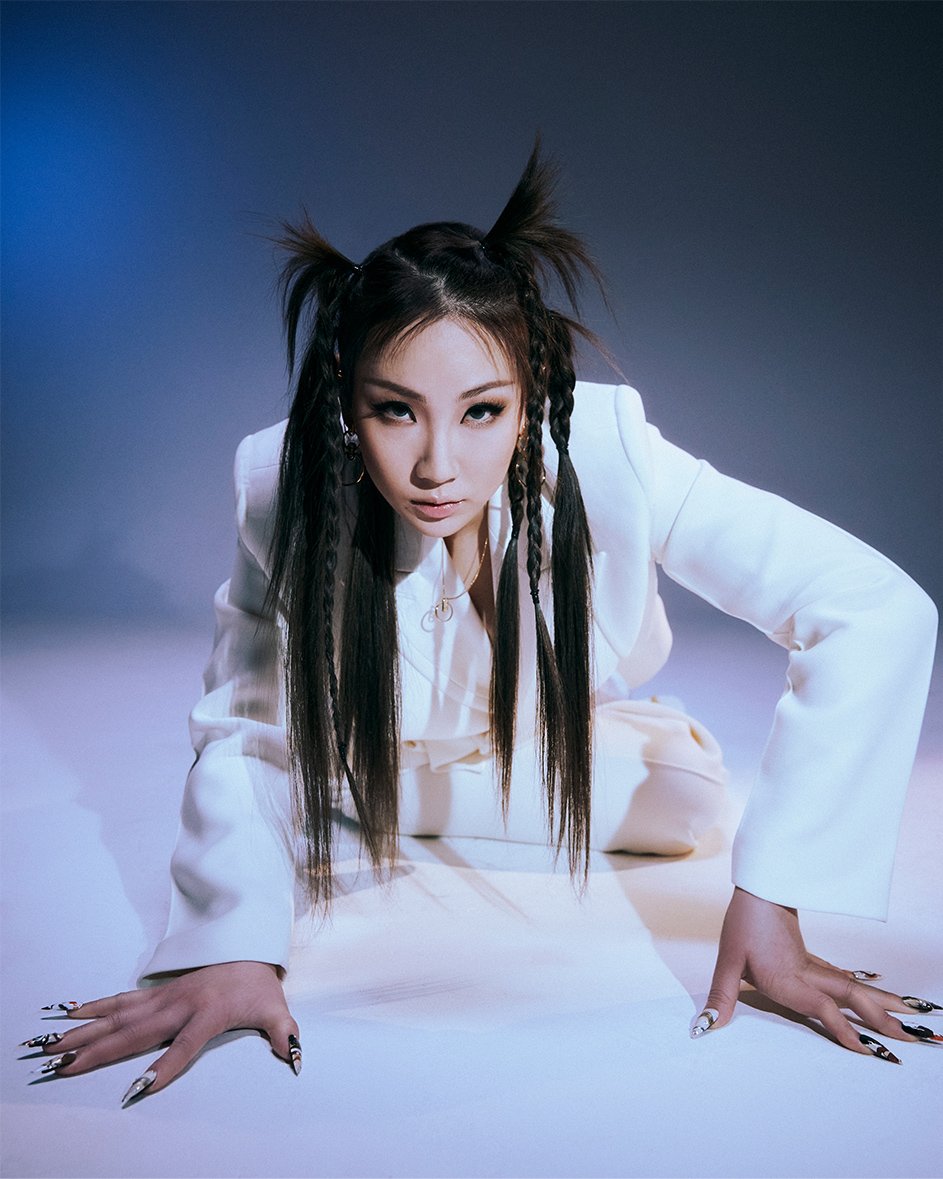 2NE1Achievement's tweet photo. #CL has surpassed 1 BILLION streams worldwide 🌍across all platforms including (MelOn, Genie, Spotify, Youtube and others) @chaelinCL #씨엘 https://t.co/dZZJLH25Ec