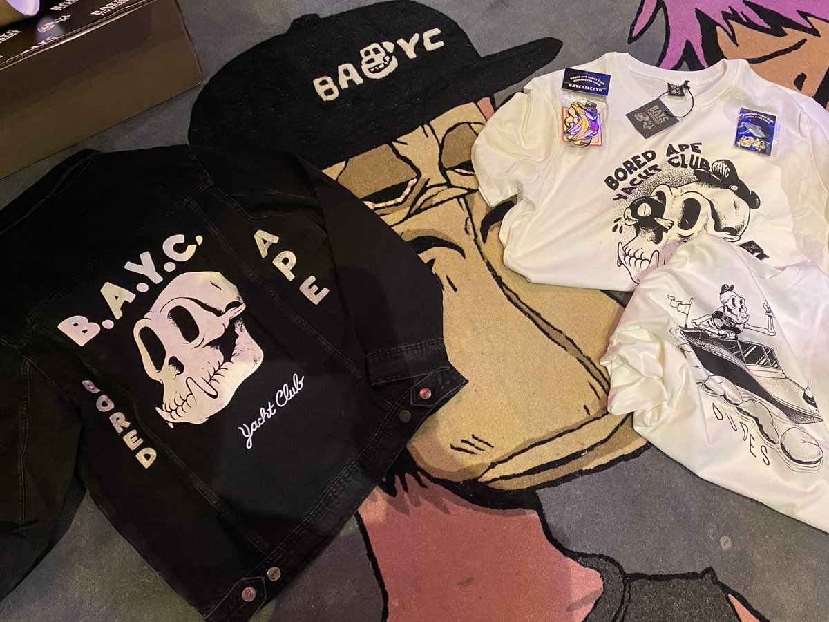 ZeeJenkinz's tweet photo. Well..Well..Well! 

Woke up to some great box with great things made by the greats @BoredApeYC &amp; @mcbess 🖤🖤

LFG 🔥🔥🔥 https://t.co/tGjWPuF2vd
