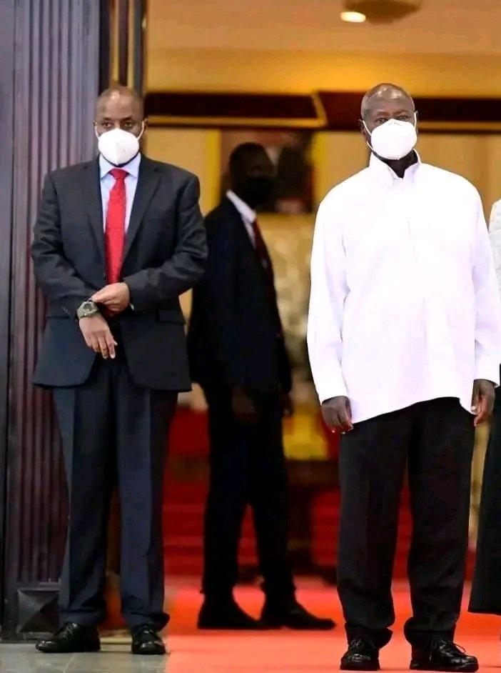 Fahad38158546's tweet photo. confirmed!!
"I will be President of this country after my father.Those fighting the project are lost. MK Movement will win!!!" Great Gen Muhoozi Kainerugaba. Thank you sir .we are all waiting for you.Tambuza post @AhmedKayiira @MrJordanposts @SSssebunya @FredShaka @KemiMk26 https://t.co/WK25XEcvuG