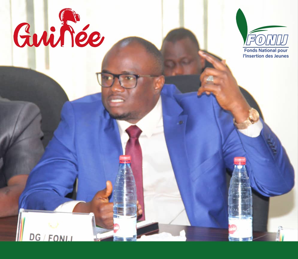 FONIJGUINEE's tweet photo. #RĂUNION_DE_CABINET !
Sous la Présidence de Monsieur le Ministre en charge de la Jeunesse , le Directeur Général du #FONIJ a pris part à la réunion de Cabinet de ce lundi 30 janvier 2023 au siÚge du COCAN.
Le Service Communication et Relations Publiques ! https://t.co/Mc6ZQR1HN5