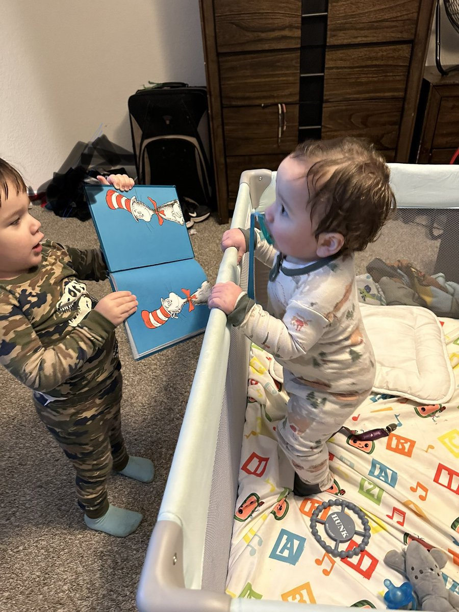 lexabena's tweet photo. Can you tell their mom is an ELA teacher? #earlyliteracy #littlereaders https://t.co/aPaWkTxcB2