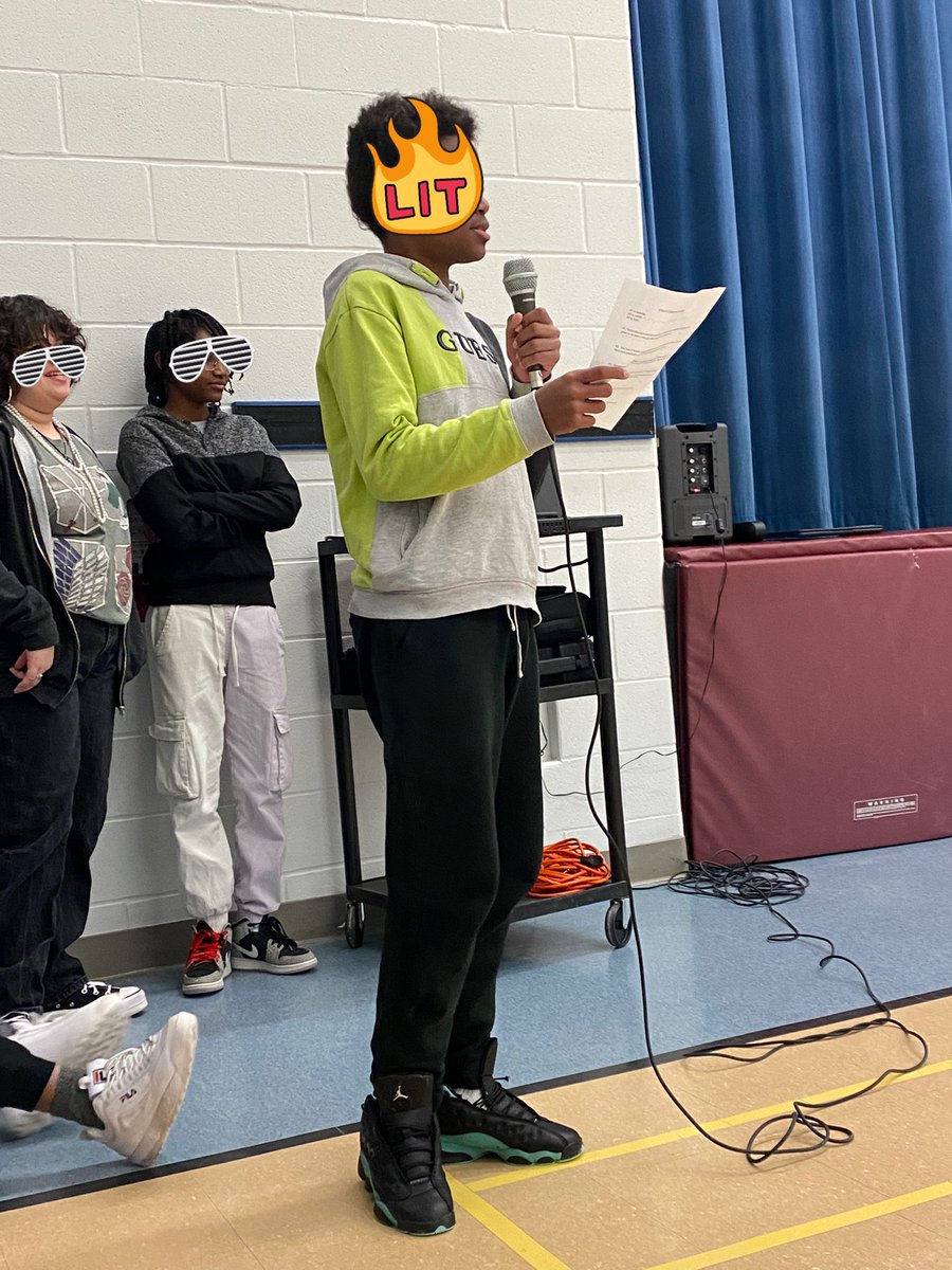 Annual Intermediate Speech Competition <a href="/McGivneyDPCDSB/">Blessed Michael J. McGivney Catholic School</a> - a HUGE SUCCESS! Congrats to all our finalists👍🏽 &amp; a shoutout to the winner M.D.🥇who moves on to the CWL finals <a href="/dyouvilleparish/">St. Marguerite D'Youville Parish</a> 🙏🏽THANK YOU to our judges and student MCs!  Way to go #McGivneyKnights👏🏽👏🏽👏🏽