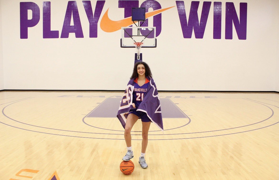 Sydney Bradley tweet media