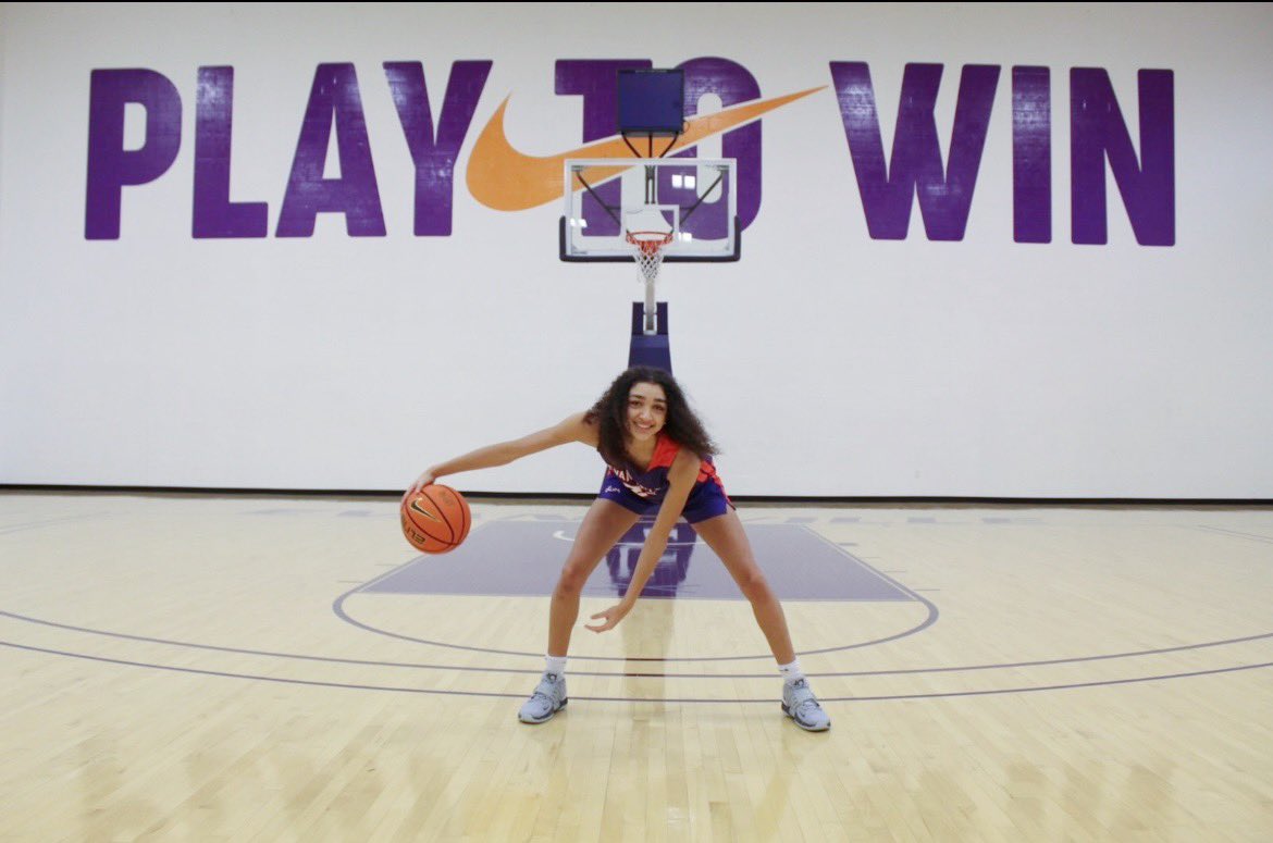 Sydney Bradley tweet media