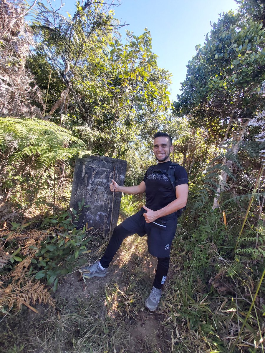 yksch12's tweet photo. Ayer domingo hicimos esta ruta por nuestro majestuoso Ávila, comenzando desde puerta caracas, seguido el rancho de manolo, topo el guarataro y picacho de galipan. Esa era la ruta planeada, Pero gracias a las ocurrencias de Daniel 🤣🤣🤣 continuamos 👇 https://t.co/k3MfwNggTX