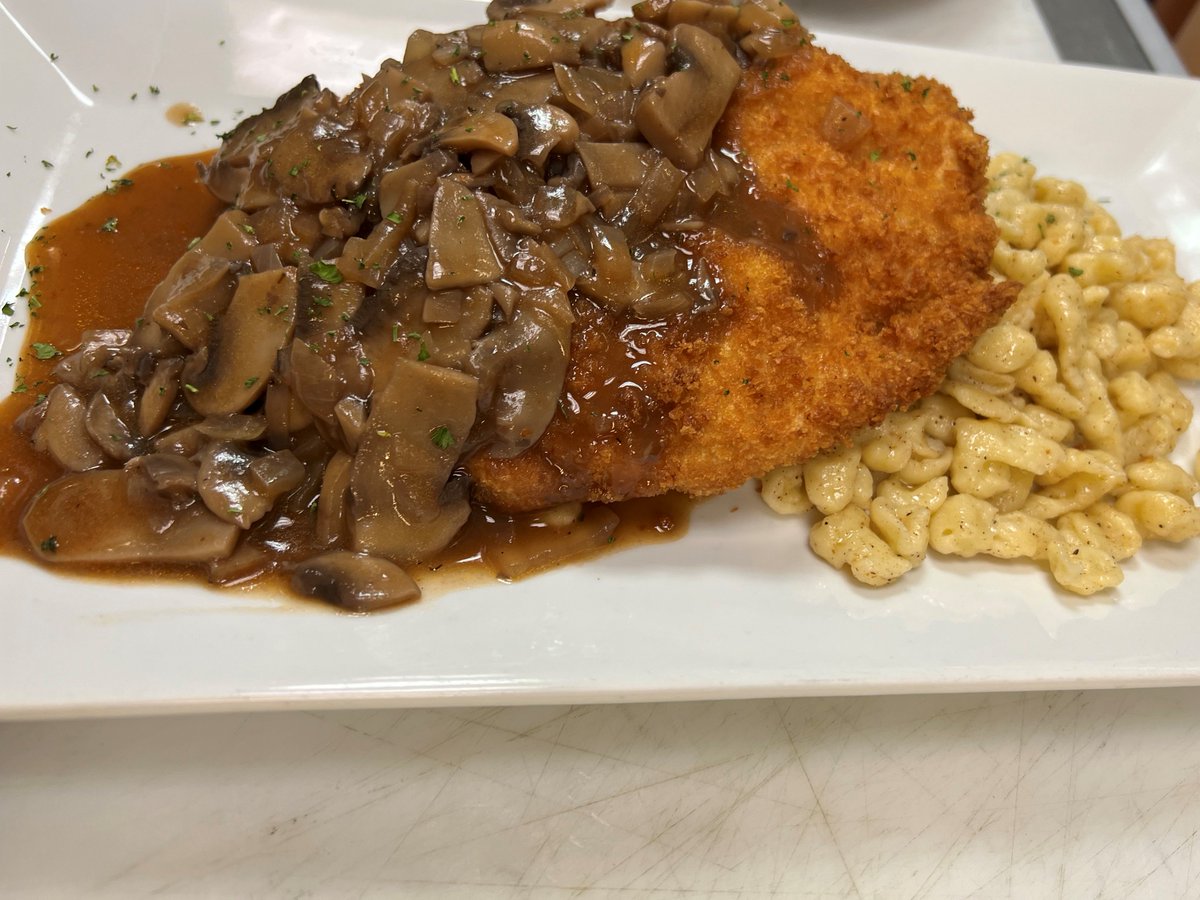 InnSpanishHead's tweet photo. This week at Fathoms Restaurant at the Inn at Spanish Head. A Taste of Germany-Chicken or Pork Schnitzel with House Made Spaetzle. Or A Tour of Italy: 
Baked Rigatoni with Marinara w/ Sliced Italian Sausage with Ricotta &amp; Mozzarella.
Call 541-994-1601 to reserve a table today. https://t.co/rOfFKAoyao