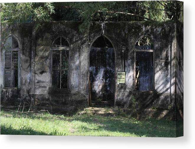Chapel in Ruins. Get Wall Art here: fineartamerica.com/featured/an-ol…

#walldecor #historylovers #photographylovers #photography #ArtMatters #AYearForArt #chapel #oldbuildings #architecturephotography #historicalsite #architecture #PhotographyIsArt #photo #HistoricHouse #HouseHunters #art