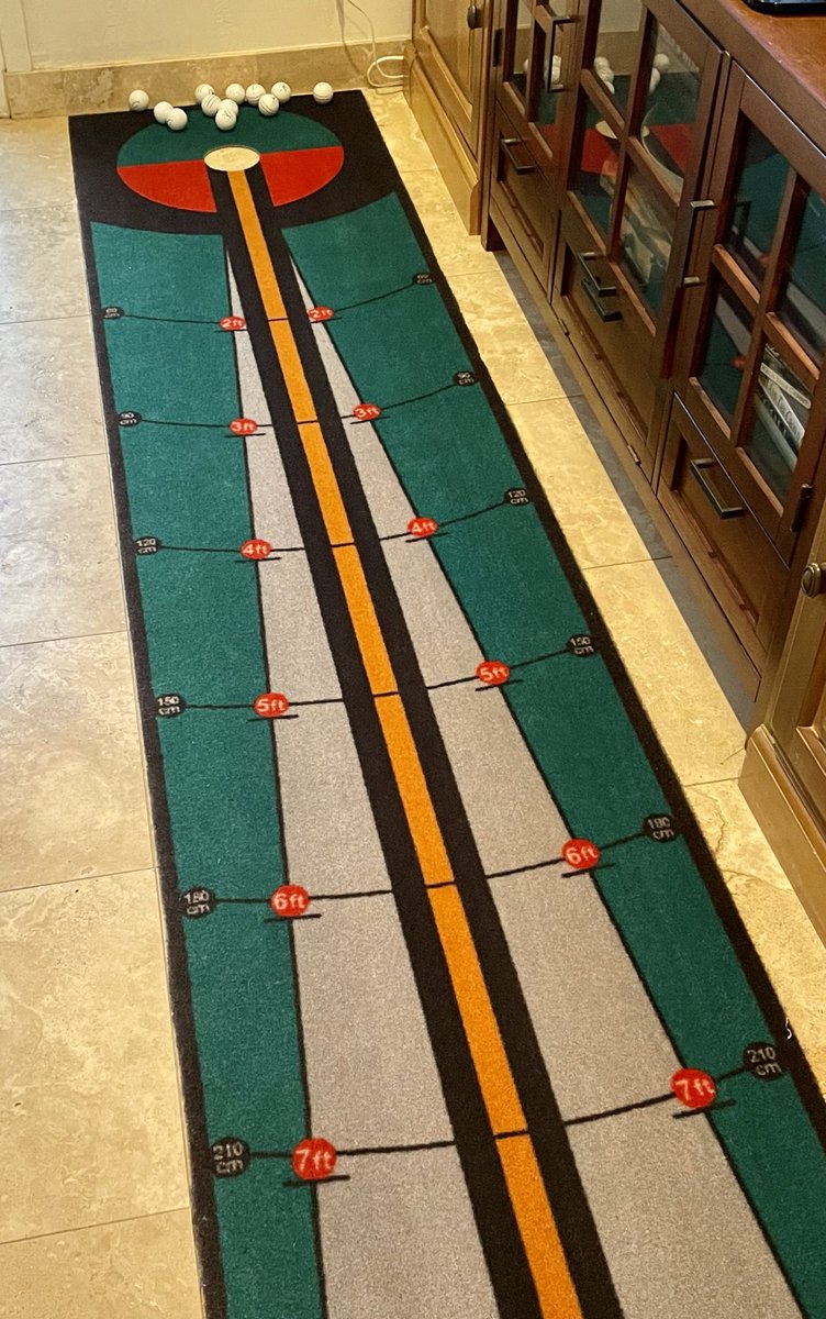 vgolfman's tweet photo. Post work, rainy day putting practice. Start line & center contact focused with feedback. 📈⛳️ #golflife #putting #TripleTrack https://t.co/C68kwMN7lj