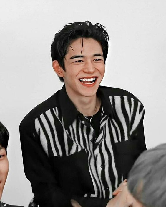 hourlyyukhei's tweet photo. #LUCAS #루카스 #黄旭熙 #WeLoveYouLucas https://t.co/MgARD0DAhP