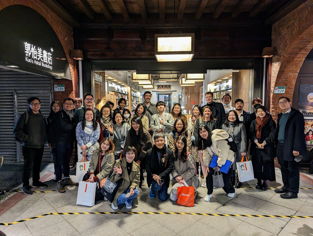 grayhawklit's tweet image. So pleased to relaunch the TRW fellowship at the Taipei Book Fair with our biggest group ever! #TRW23 @booksfromtaiwan