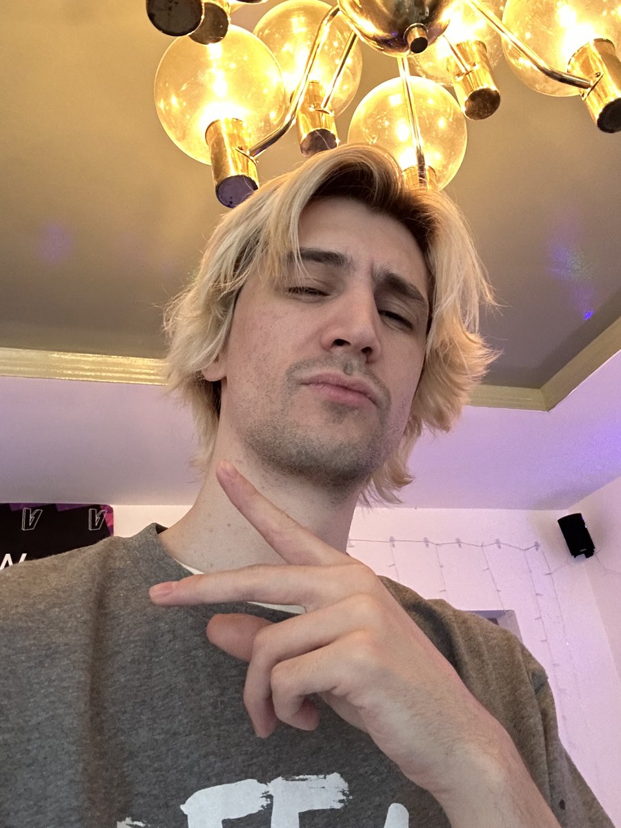 xQcChatMessages's tweet photo. https://t.co/GEcPYCqc4k https://t.co/hsZM7e2Xhl