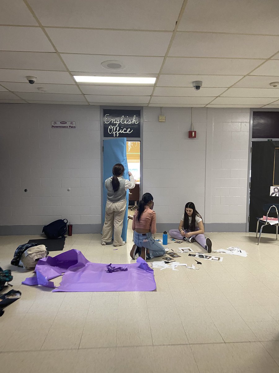 OB EHS working on our Black History Month “Door Dash” If you signed up for a door you have 2 more opportunities to volunteer this week: Tuesday 2-3 and  Wednesday 2-4.