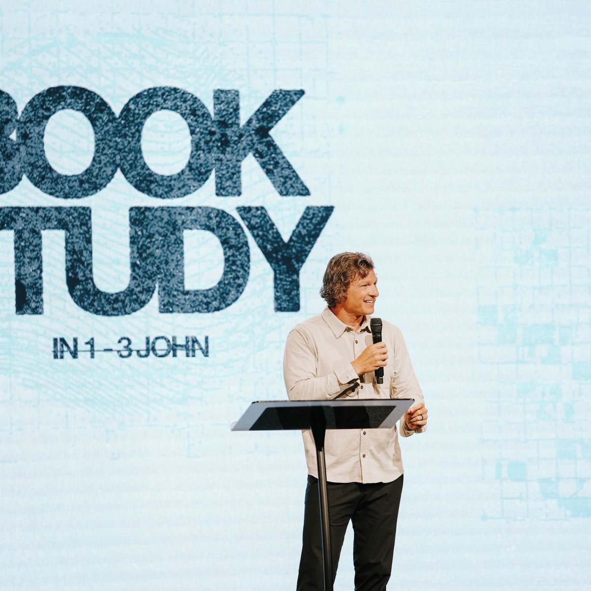 RefreshLED's tweet image. @RefreshLED is proud to serve the amazing community at Ocean Church in Estero, FL.
Product — @RefreshLED Titan Indoor 3.9mm pp 500x1000mm - @novastartech Processing

#LEDWall #churchledwall #LEDwalldesign #ledvideowall #ledscreen 

youtu.be/xBtinvaLed0