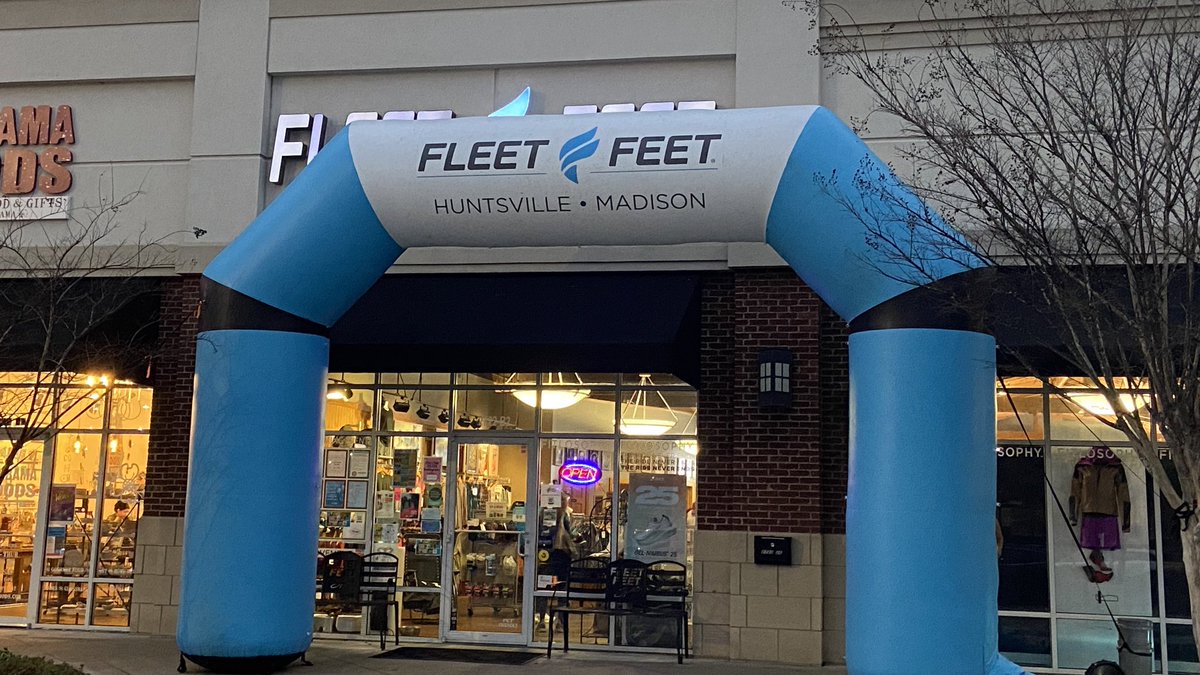 VarsityPrep's tweet photo. Congrats to @FleetFeetHSV on their 19th anniversary! Great asset & friend in our sports community! #SportsHsv #ihearthsv #runhsv https://t.co/nb2QBUvwxR