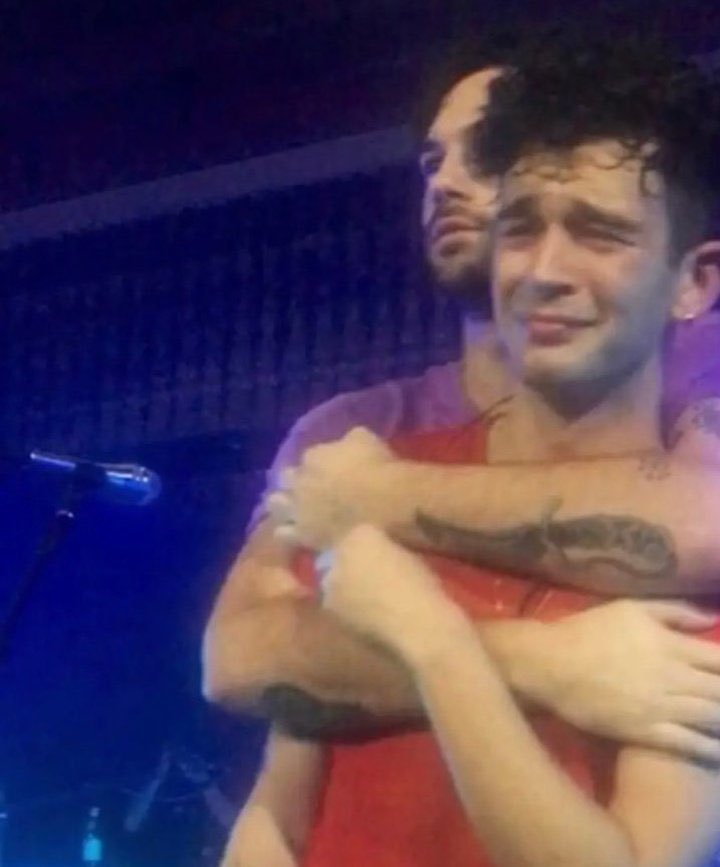 DlEAVERAGE's tweet photo. i’m sorry that i make everything a joke and a performance but i’m not doing it because i don’t love you it’s because if i don’t do that then i risk really, really having to feel something and i know that you understand how much that scares me and i love you and i’m really sorry https://t.co/ORkSv4Q66y
