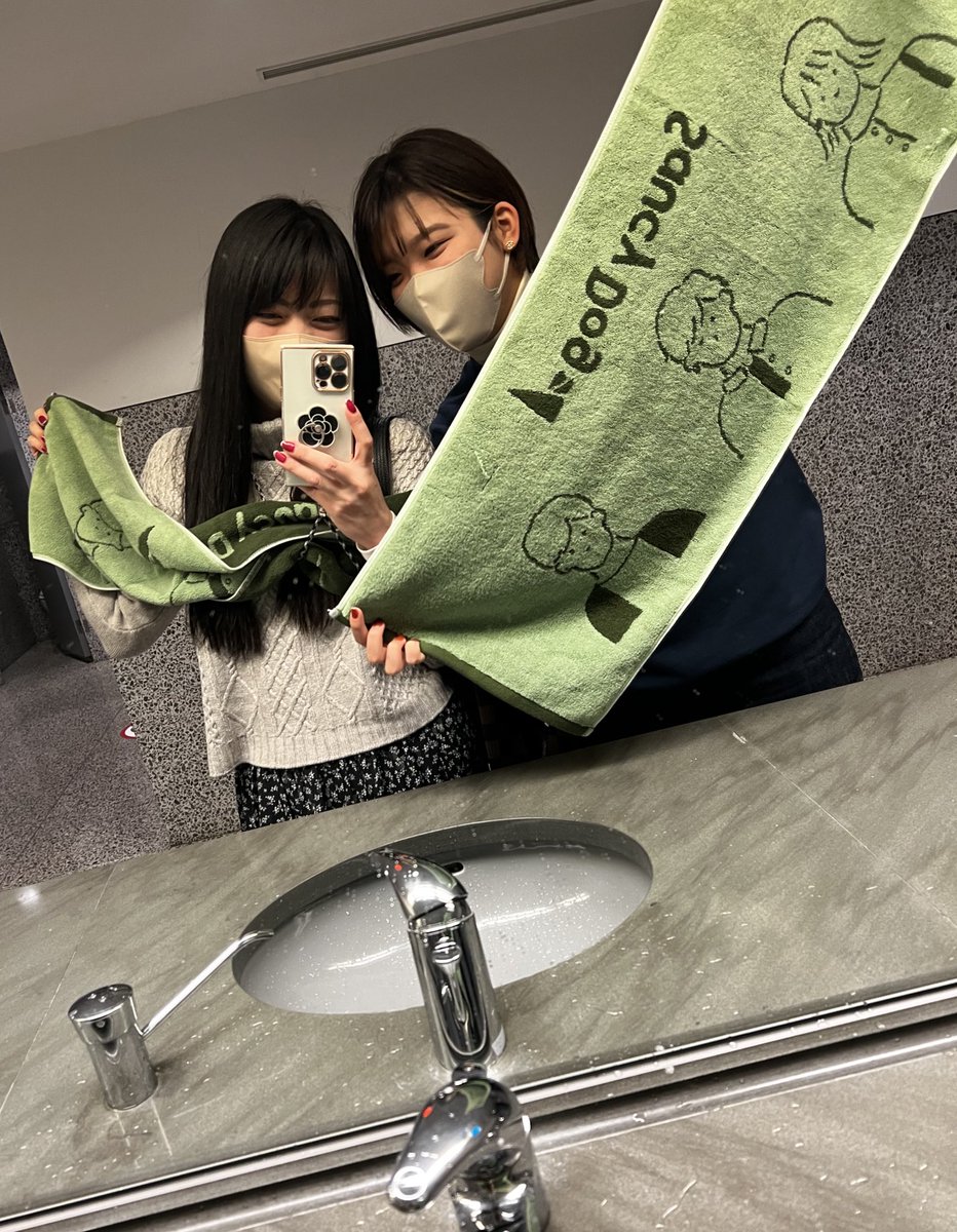 Knxa2s's tweet photo. 2023年、月1でLive行きたい！ https://t.co/D3ArbSVBUX