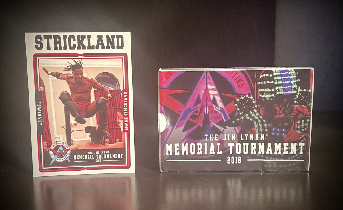 Here is an early card featuring #SwerveStrickland from the 2018 #AAW Jim Lynam Memorial Tournament set 🔥

He’s definitely someone with a lot of talent in #AEW

Excited to see more of #MogulAffiliates 👀

#WrestlingCards #TradingCards @swerveconfident @AAWPro @AEW #WWE #TheHobby