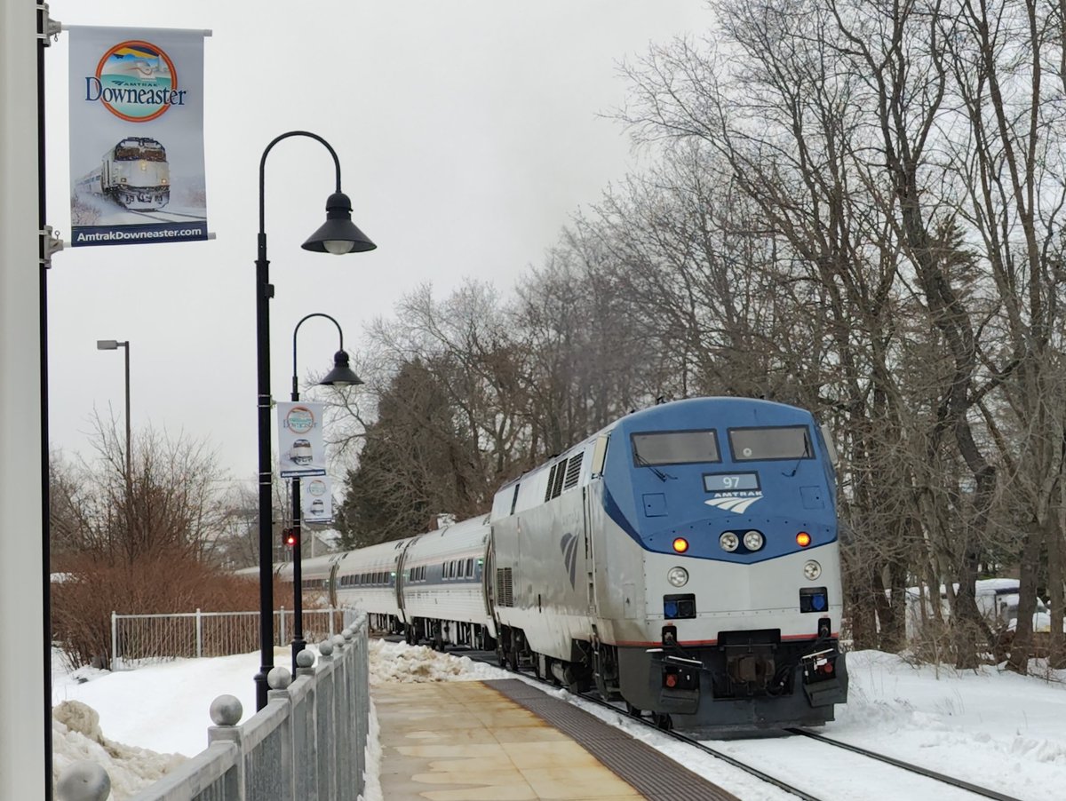 MBhagania's tweet image. @Amtrak @RideRail #amtrak #downeaster 
Thank you for your services
It was a pleasure riding with Downeaster up to Freeport Maine and back to Boston
The coach guy and dining people were very helpful and kind
My family and I enjoyed it fully ❣️😄