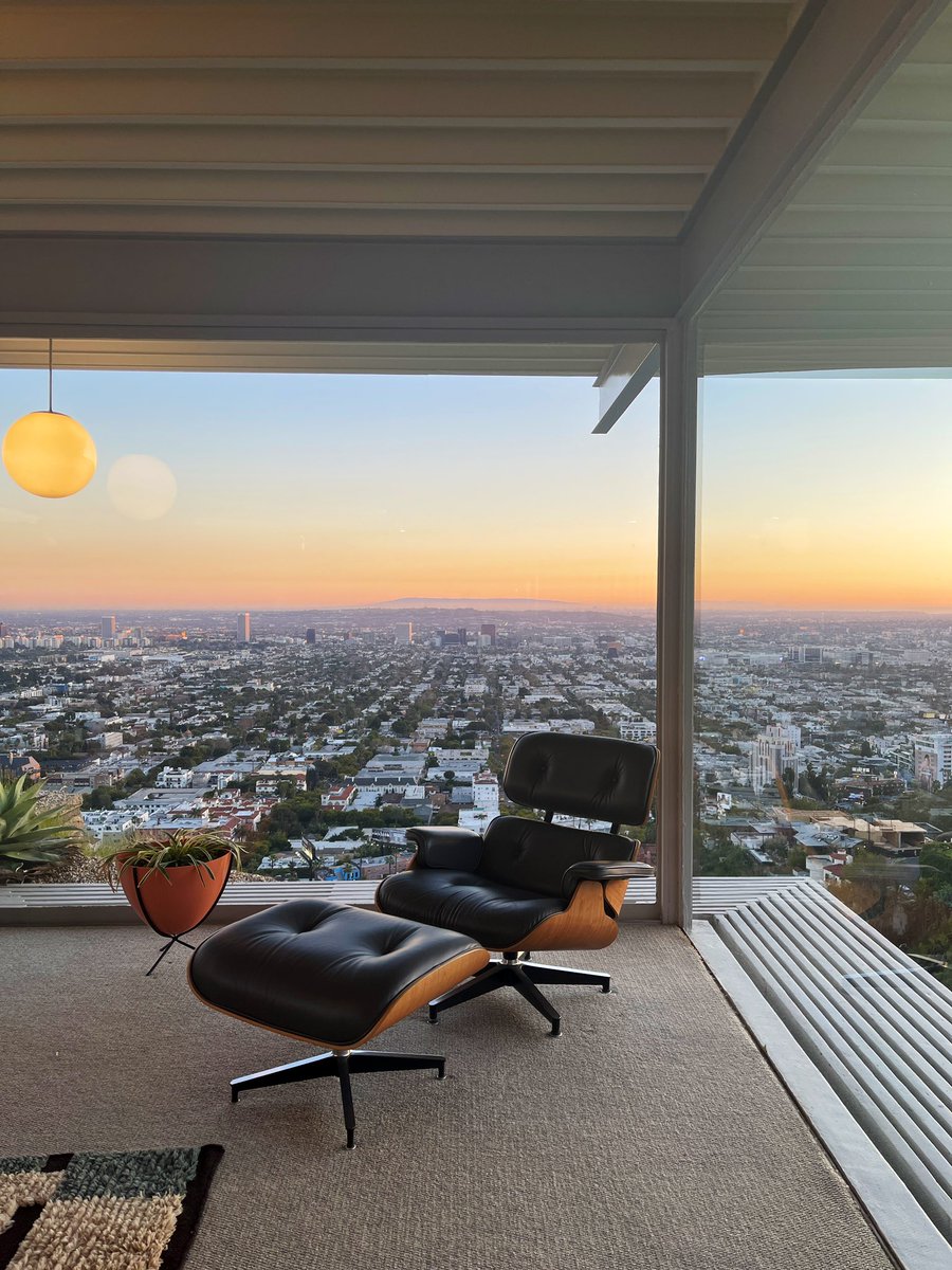 myleswagner's tweet photo. Fulfilled my dream of visiting the Stahl house last weekend 🌆 https://t.co/NHyzQPjxnc