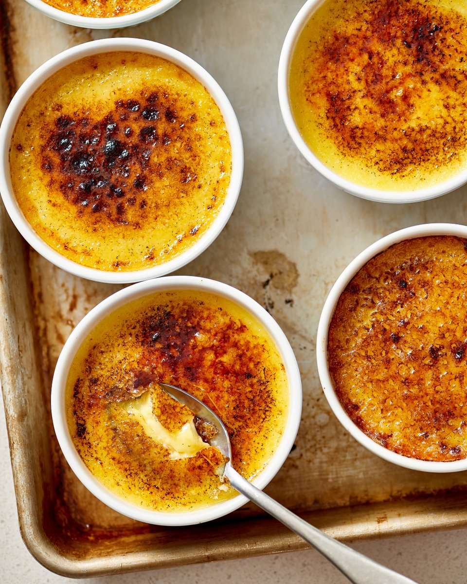 thekitchn's tweet photo. 40+ of our best Valentine’s Day desserts: https://t.co/d0gwsMx1Pu https://t.co/cLGTcWyVhy