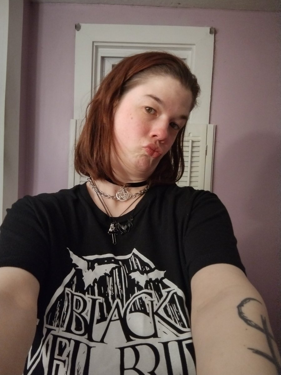 MeganEHarmon's tweet photo. Wearing pretty much wearing all the necklaces from BVB The Mouring. Devil, I am the night, Better Angels and Giving it all. @NeverTakeitOff @andyblack #nevertakeitoff #ntio #andyblack 🖤❤️ https://t.co/bp3fJVlApP